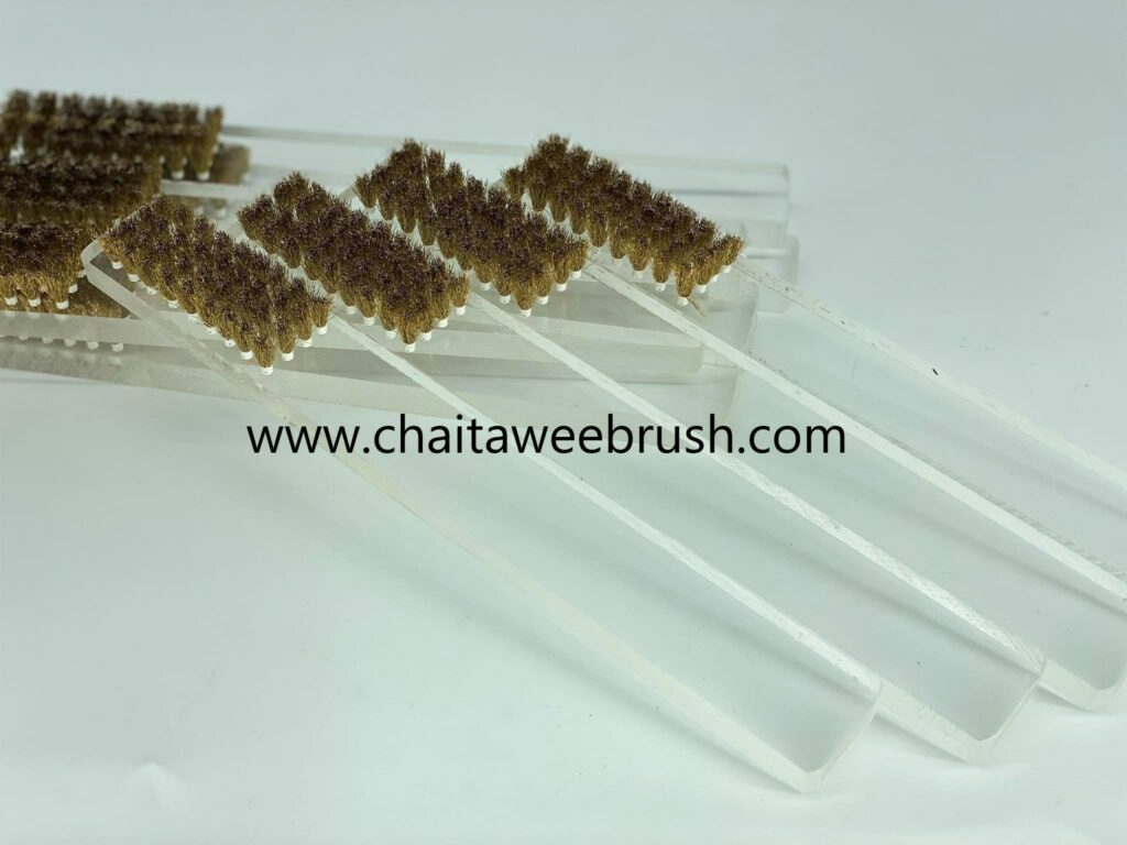 CTW Handle-Brush 24